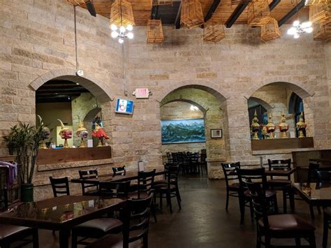 Enjoy BJ's Restaurant & Brewhouse in Sunset Valley, TX with our aw