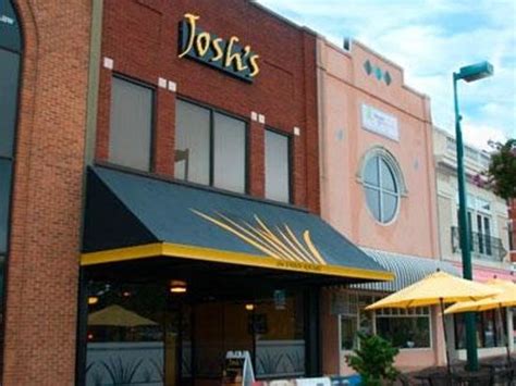 Restaurants in downtown hickory nc. Hickory Downtown Development Association 24 First Avenue NE P.O. Box 9086 Hickory, NC 28603 828-322-1121 info@downtownhickory.com 