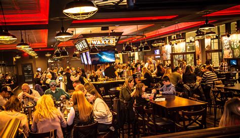 Restaurants in foxboro massachusetts. Best Irish in Foxborough, MA 02035 - The Chieftain Pub, Mickey Cassidy's, Maguire's Bar & Grille, The Dubliner, Dunn-Gaherin’s Food and Spirits, Sullivan's Publick House, Mr. Dooley's, McSwiggan's Pub, Morse Tavern, The Cottage Bar & … 
