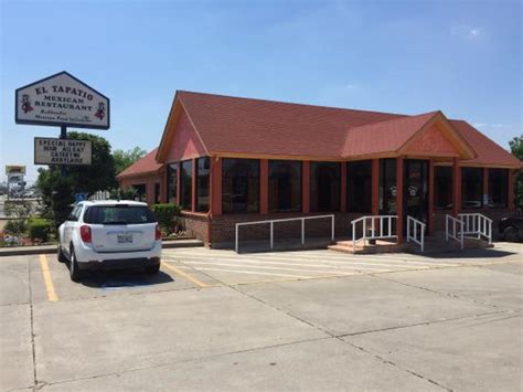 Restaurants in gainesville tx. Mi casa Mexican Restaurant. Unclaimed. Review. Save. Share. 46 reviews #4 of 44 Restaurants in Gainesville $ Mexican Vegetarian Friendly. 908 E Highway 82, Gainesville, TX 76240-2720 +1 940-580-7062 Website. Open now : 11:30 AM - 9:00 PM. Improve this listing. 