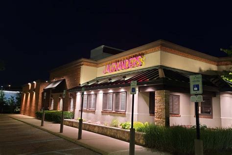 Restaurants in livonia mi. Specialties: J. Alexander's is a contemporary American restaurant, known for its wood-fired cuisine. Our core philosophy is to provide you with the highest possible quality dining experience. The menu features a wide selection of American classics including prime rib of beef, steaks, fresh seafood, sandwiches and entrée salads. 