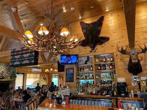 Restaurants in north conway nh. The Wild Rose Restaurant in North Conway is a casual yet elegant spot for wood-fired pizzas, fresh pasta, seasonal salads and classic plates. Skip to main content 3351 White Mountain Hwy, North Conway, NH 03860 (603) 356-3113 