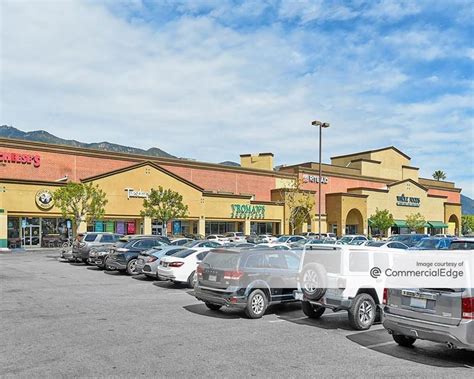 Restaurants near Hastings Ranch Plaza Shopping Center