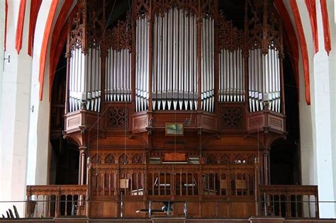 Restaurierung der sauer orgel in der thomaskirche zu leipzig. - Windkanaluntersuchungen zur entwicklung einer form für ein flügelstabilisiertes r-gerät (ppg).