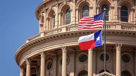 Restrictions to drag performances, story times advance in Texas Senate