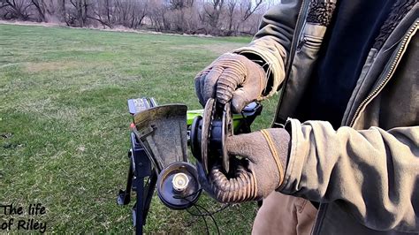 Feb 20, 2009 · To restring a weed eater, consider purchasing a weed eater head from the Shanawa Corporation that makes the restringing process more visible. Avoid the frust.... 