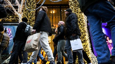 Retail trade group: holiday sales expected to slow to 3% to 4%, compared with 5.4% growth a year ago