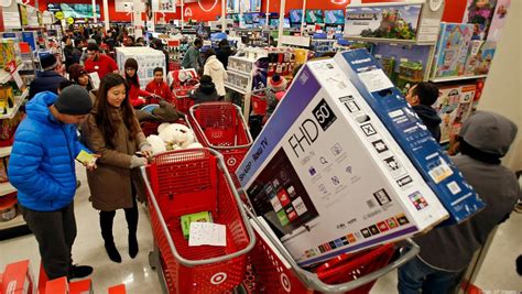 Retailers see record number of online sales on Black Friday