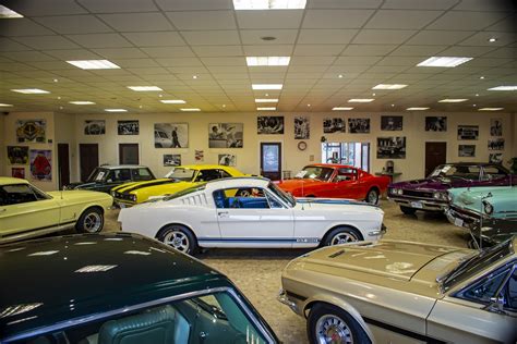 Retro Classic Car - Car Dealer - Valley Forge Emerson Close, Swainby …