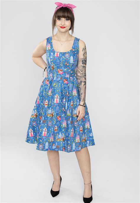 Retrolicious. 4X. 54-57. 45-48. 47. Vintage Style Dress A vintage style piece with fun, modern details in our Peaock print. Made from 100% cotton, this classic 1950's inspired dress features a high neckline, longer length skirt with hidden side pockets and back zippered closure. High neckline Full and longer skirt Pockets Zipper opening in the back 10. 