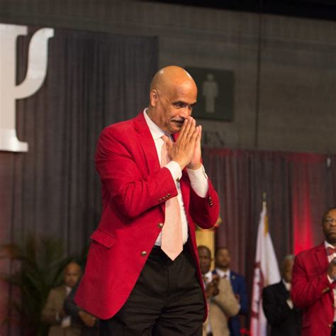 985. It was just announced that the brothers of Kappa Alpha Psi Fraternity, Inc. have elected Reuben Shelton III as their fraternity’s 34th Grand Polemarch, the highest position in the fraternity. Shelton has worked as a Senior Attorney-Litigation at Monsanto and has served as the president of the Missouri Bar Association. . 