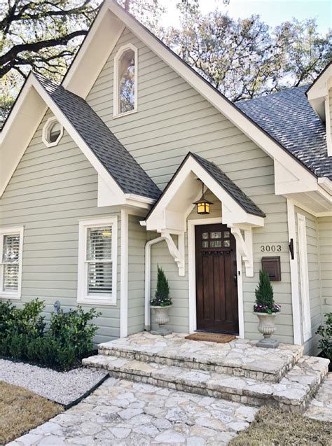 Browse a variety of regional, exterior color schemes from 