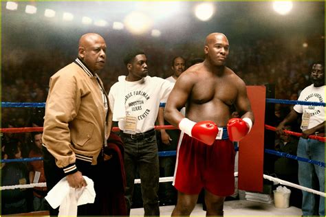 Review: ‘Big George Foreman’ is a tidy, cleaned-up biopic of the boxer