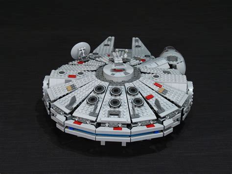 Review: 7965 Millennium Falcon - FBTB