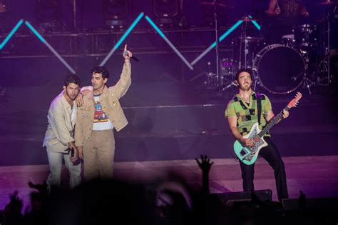 Review: Jonas Brothers prep for big Yankee Stadium dates with Bay Area concert