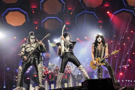Review: The long Kiss goodbye ends at New York’s Madison Square Garden, but Kiss avatars loom