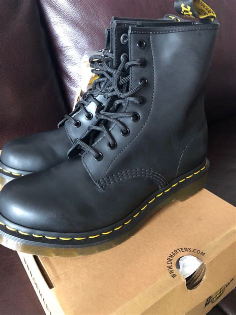 Review Dr. Martens 1460 Black Smooth Made In Vietnam - YouTube