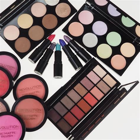 Revolution makeup. SHADOW PALETTES. 100 results. We believe that everyone should be able to afford high-quality color shadow palettes, which is why our range features everything from everyday nudes, to bold and bright pigments that work on all skin tones and are perfect for any occasion. Shop all of our color shadow palette brands including XX Revolution , Makeup ... 