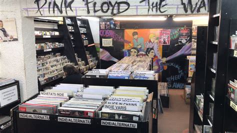 Revolver records. Revolver Records Inc. 4,344 likes · 27 talking about this · 215 were here. Vinyl Record Store - Buffalo, NY. Revolver Records Inc. 4,344 likes · 27 talking about ... 
