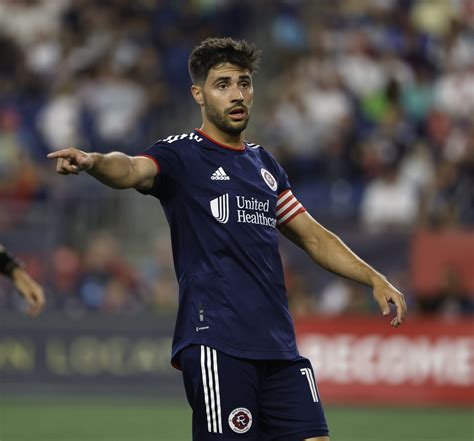 Revs midfielder Carles Gil suspended for match at New York Red Bulls
