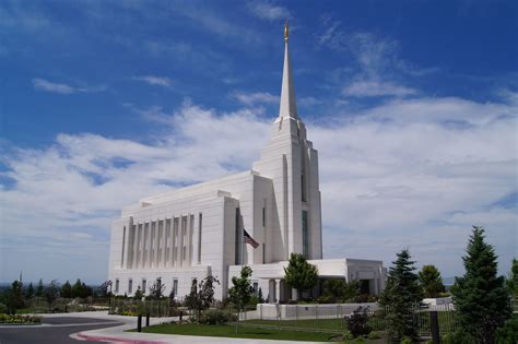 On September 19, 2022, the location of the Teton River Idaho Temple was announced as a 16.6-acre site northwest of 2000 North and Salem Road in Rexburg, Idaho. Plans call for a three-story temple of approximately 100,000 square feet.2. Temple Announcement. On October 3, 2021, President Russell M. Nelson announced plans to construct the Teton ...