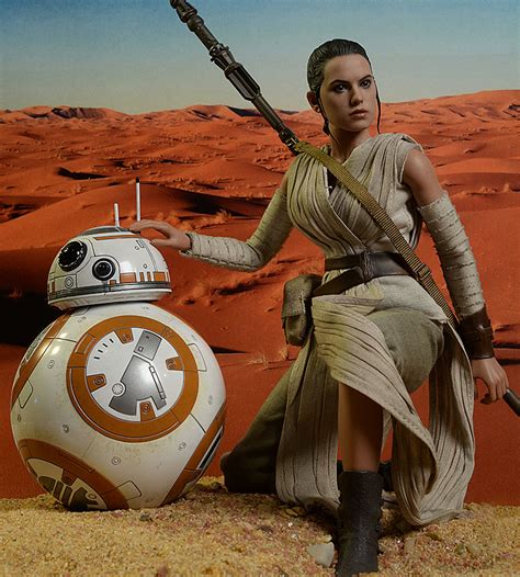 Rey and BB-8 1/6th Scale Hot Toys Action Figure Set - Star Wars