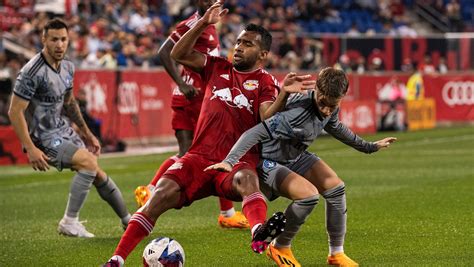 Reyes, Burke lead Red Bulls to 2-1 victory over Montreal