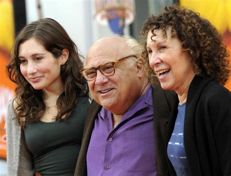 Rhea perlman height