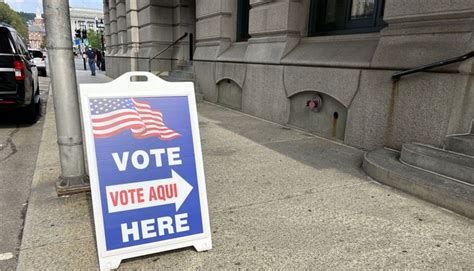 Rhode Island voters to decide Democratic and Republican primary races for congressional seat
