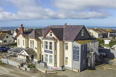 Rhosneigr - Anglesey Accommodation - Hotels, B&B