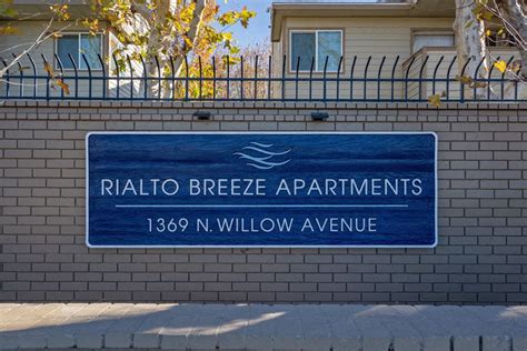 Find 6 listings related to Rialto Breeze Apart