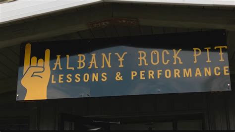 Ribbon cutting held for Albany rock music school
