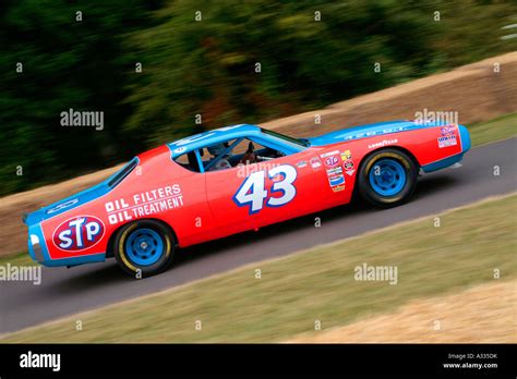 Richard Petty - 1972 Dodge Charger & Peterbilt 359 Race Trailer ...