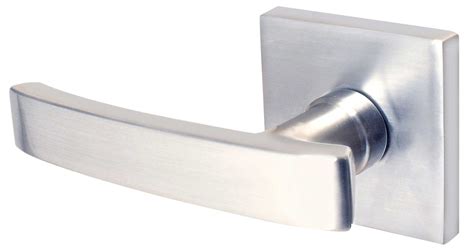 Comfortable grip. Tube Pull Handle with through bolt fasteners for back-to-back mounting to a wood door. Includes two through bolt fasteners for wood doors with 1 3/8 in (35 mm) to 1 9/16 in (40 mm) thickness. A series of washers and rosettes help to resist compression and damage to the surface of the door when installed.. Richelieu door handles