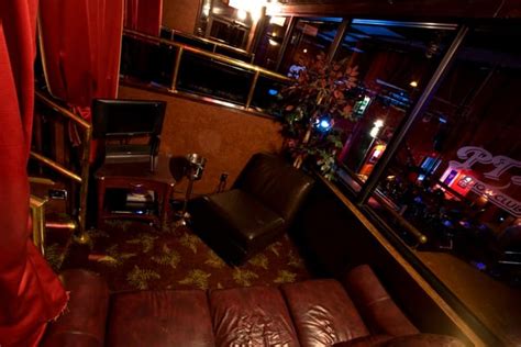 FREE LIMO PICK-UP - Free Entry To Club - Free Limo Pick-Up - Free Limo Drop-Off - Buy 2 Drinks When You Arrive! - For you + Your Friends! . 