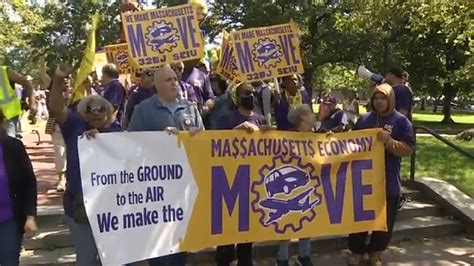 Rideshare drivers, cleaners and airport workers march for better benefits, conditions ahead of Labor Day