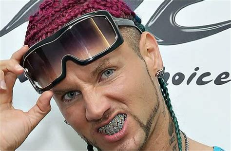 Rif raf. Feb 2, 2024 · • Riff Raff broke into the showbiz as a contestant on the MTV reality series From G’s to Gents. He even tattooed the MTV logo on his neck upon learning he’d be on the show. • Along with Dirty Nasty and sketch comedian Andy Milonakis, he formed the group Three Loco, the self-proclaimed “holy trinity of hip-hop.” 