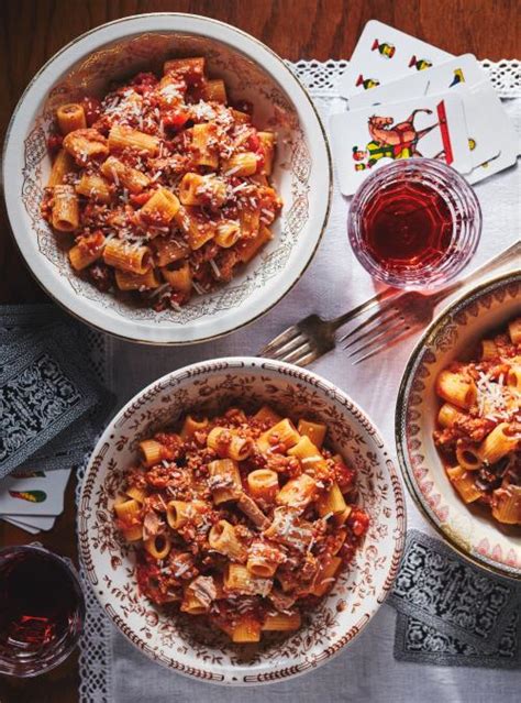 Rigatoni with Meat Sauce (Rigatoni al Ragù di Carne)