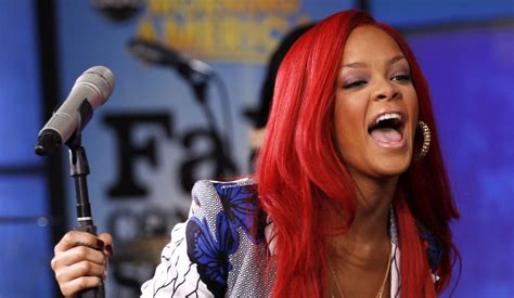 Dec 5, 2015 · Pour clarifier les choses, Rihanna a donc tenu à s’exprimer sur sa vie intime et s*xuelle. Dans une interview à “Vanity Fair”, la star caliente brise le mythe : sa vie intime ressemble à une morne plaine depuis sa liaison avec Chris Brown. Face à tous ces préjugés, Rihanna lève le voile sur sa vie s*xuelle que l’on imagine ... 