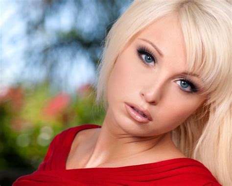Rikki Six is a very famous Model. Check out Rikki Six Biography, Height, Weight, Age, Boyfriend, Family, Wiki, Husband, Affairs, Children, Net Worth, Facts, Parents, Wikipedia, Awards & More. Rikki Six was born on 18 December 1990 in Riverside, California, United States. 