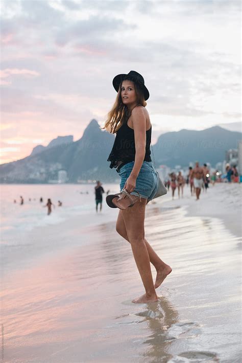 Rio de janeiro women. Welcome, fellow adventurers, to this exciting journey to the one and only Copacabana Beach in Rio de Janeiro! Join me as we explore the captivating beauty of... 