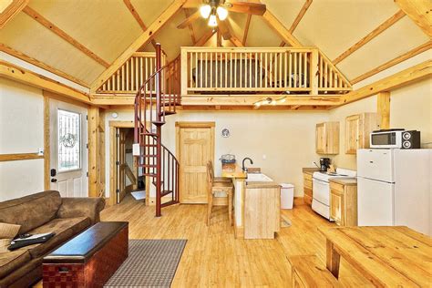 River road treehouses. Mountain view. Free WiFi. Balcony. Bathtub. Air conditioning. Non-smoking rooms. Heating. River Road Treehouse Retreat offers accommodations in Warrensburg, 17 miles from Fort William Henry and 21 miles from Six Flags Great Escape and Splashwater Kingdom. Featuring mountain and river views, this vacation home … 