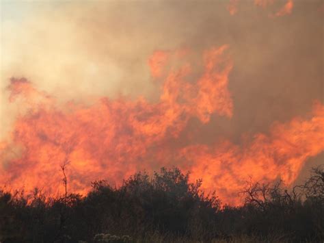 Riverside County fire spreading at 'rapid rate,' officials say