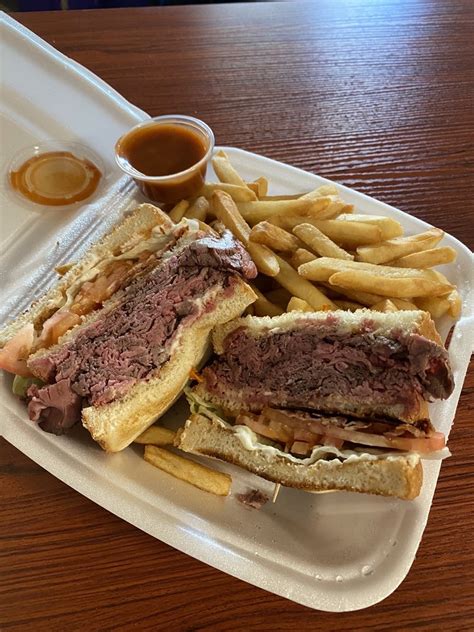 Rizzo's Roast Beef and Pizza, Wilmington: See 15 unbiased reviews of Rizzo's Roast Beef and Pizza, rated 4 of 5 on Tripadvisor and ranked #10 of 49 restaurants in Wilmington.. 
