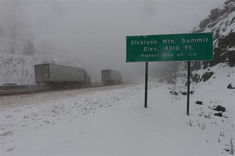 Current road conditions, winter weather, and snow dashboard for Cabbage Hill and Deadman Pass on Interstate 84, Oregon on the Fire, Weather & Avalanche Center SnøStorm Dashboard.. 