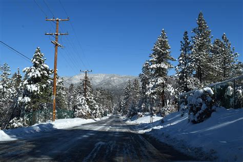 Road conditions to big bear lake. July 4 th : 1) Pine Knot Avenue from the south side of Big Bear Boulevard to the north side of Village Drive will be closed from. 6:00 PM through midnight to all motor vehicles. Any vehicles parked on Pine Knot Avenue will be towed prior to 7:00 PM. This will allow for the safe increase of pedestrian traffic as well as better firework viewing. 