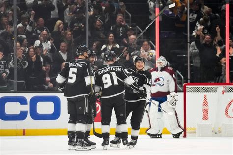 Road-weary Avalanche run out of gas in third period, lose third straight