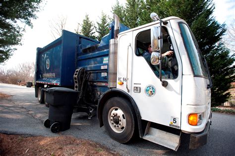 Roanoke county trash pickup. Trash Collection 
