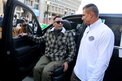 Rob Gronkowski gifts vehicles to military families ahead of Army-Navy game; Patriots legend still trying to become USAA member