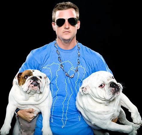 Best Answer. Copy. Rob Dyrdek's dogs are named Meaty and Beefy.